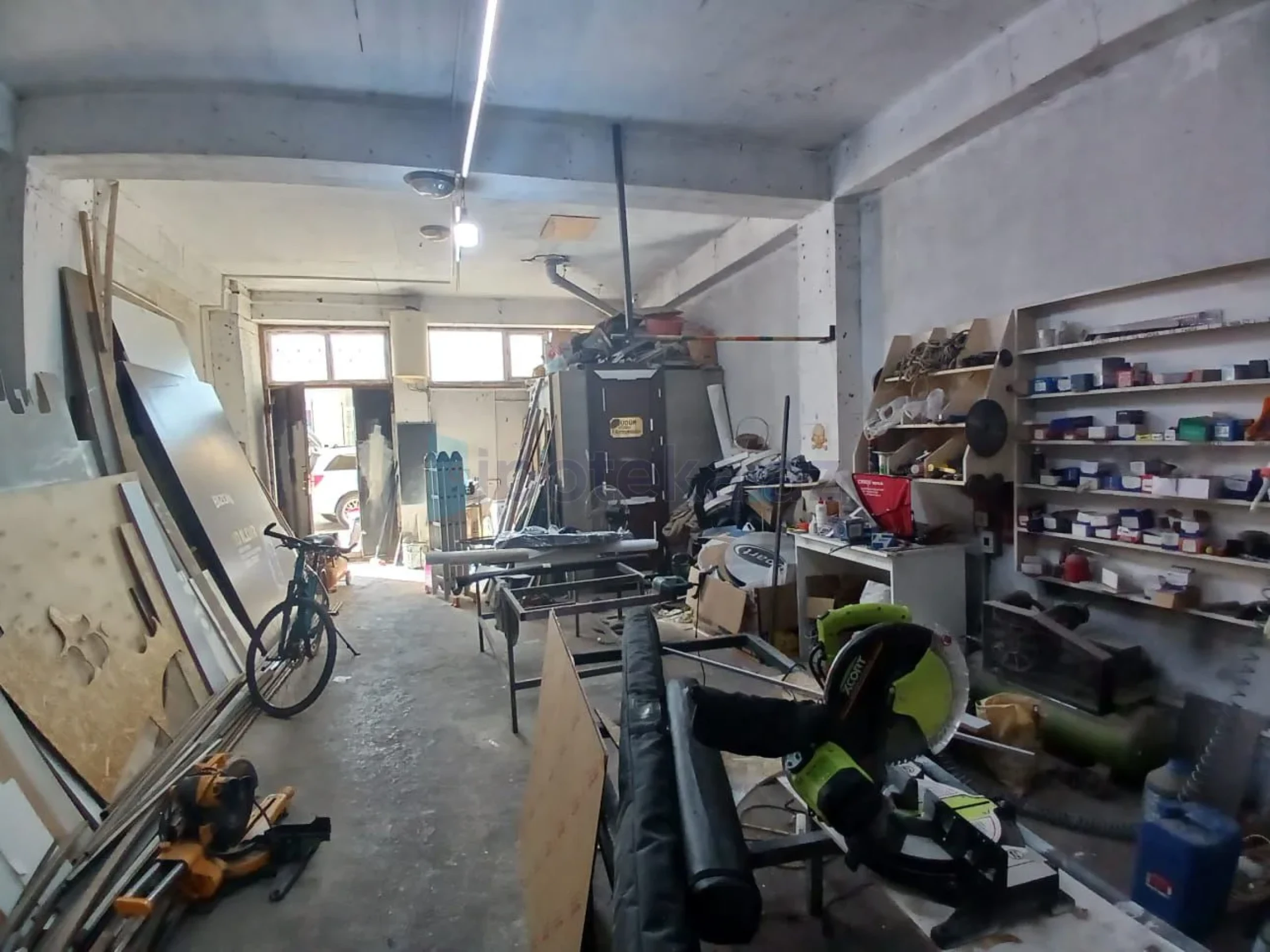 Satılır 3 otaqlı obyekt 100 m²