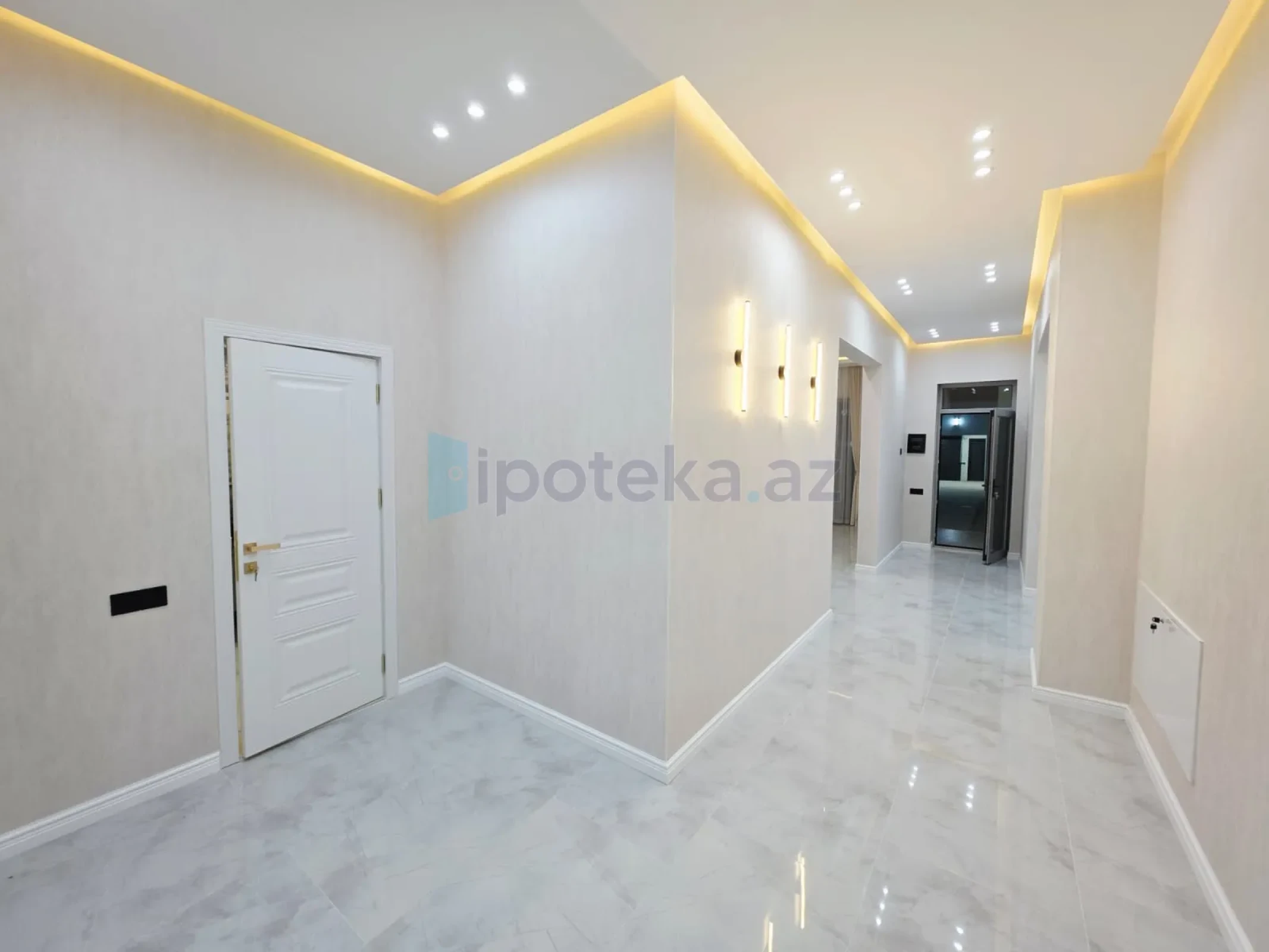 Satılır 4 otaqlı mənzil 180 m²