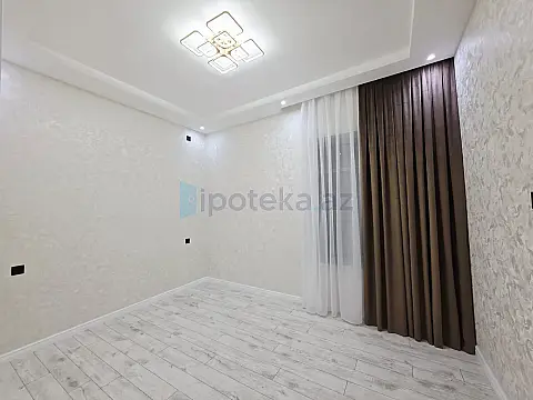 Satılır 4 otaqlı mənzil 180 m²