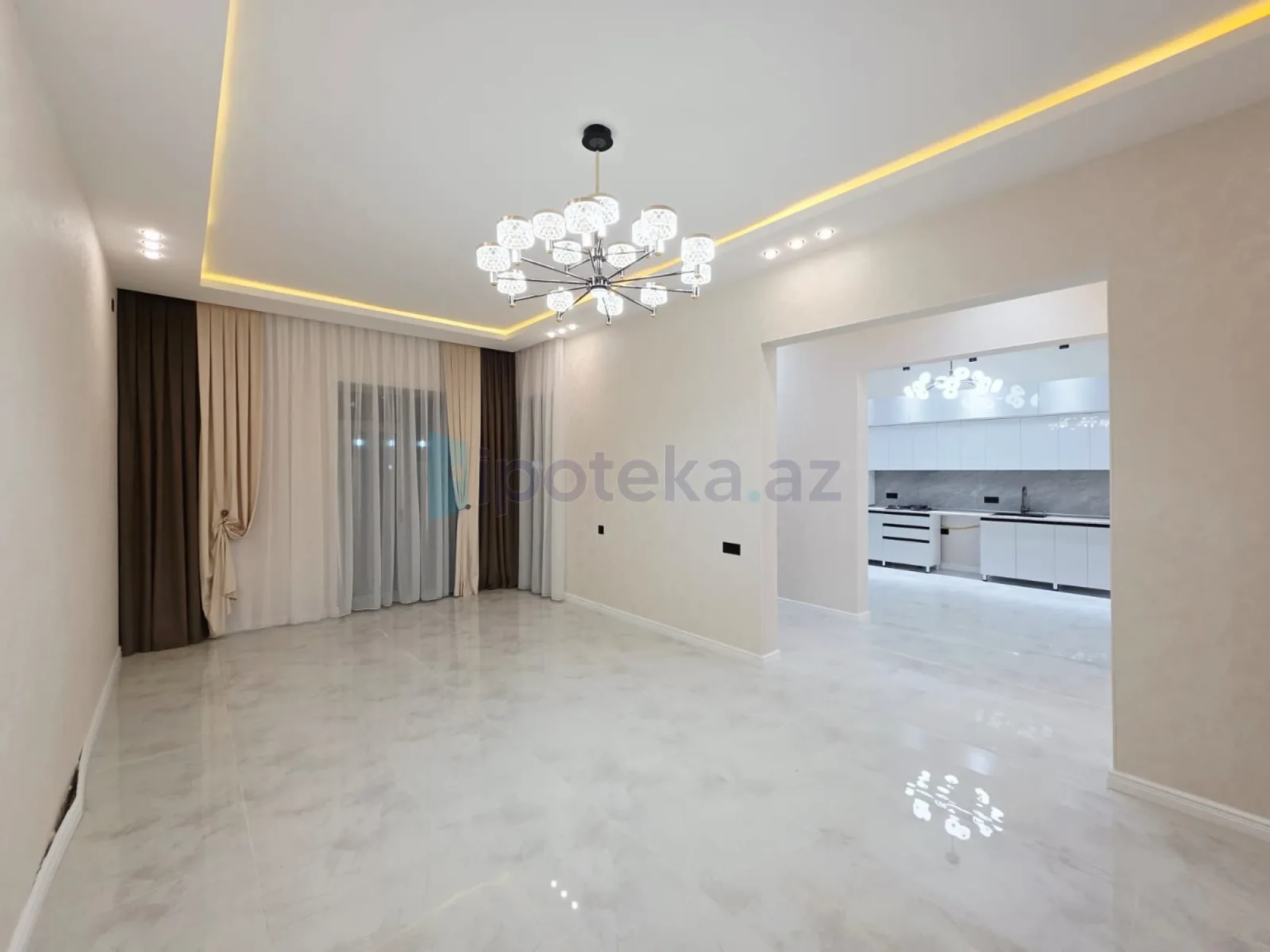 Satılır 4 otaqlı mənzil 180 m²
