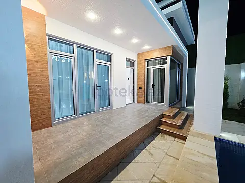 Satılır 4 otaqlı mənzil 180 m²