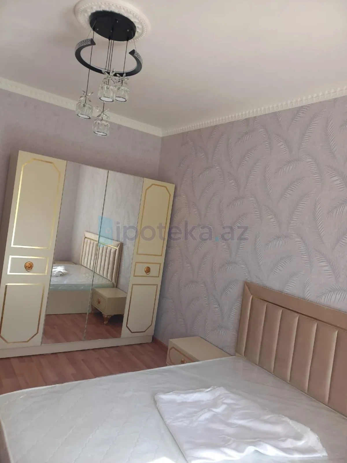 Satılır 2 otaqlı köhnə tikili 53 m²