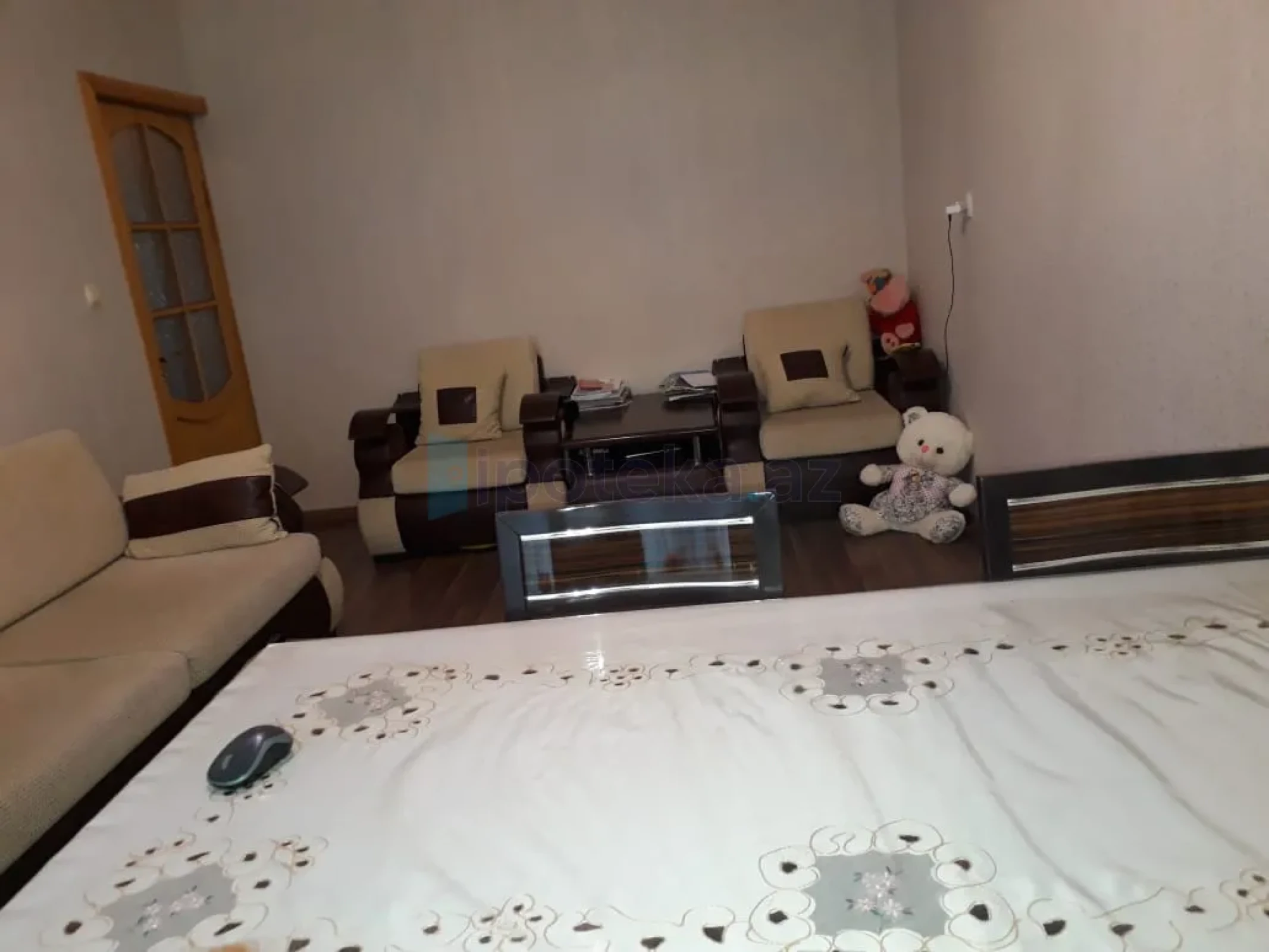 Satılır 2 otaqlı köhnə tikili 80 m²