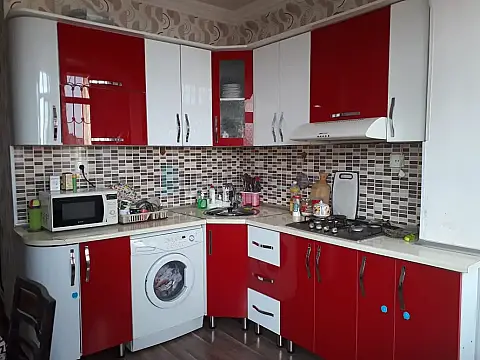 Satılır 2 otaqlı köhnə tikili 80 m²