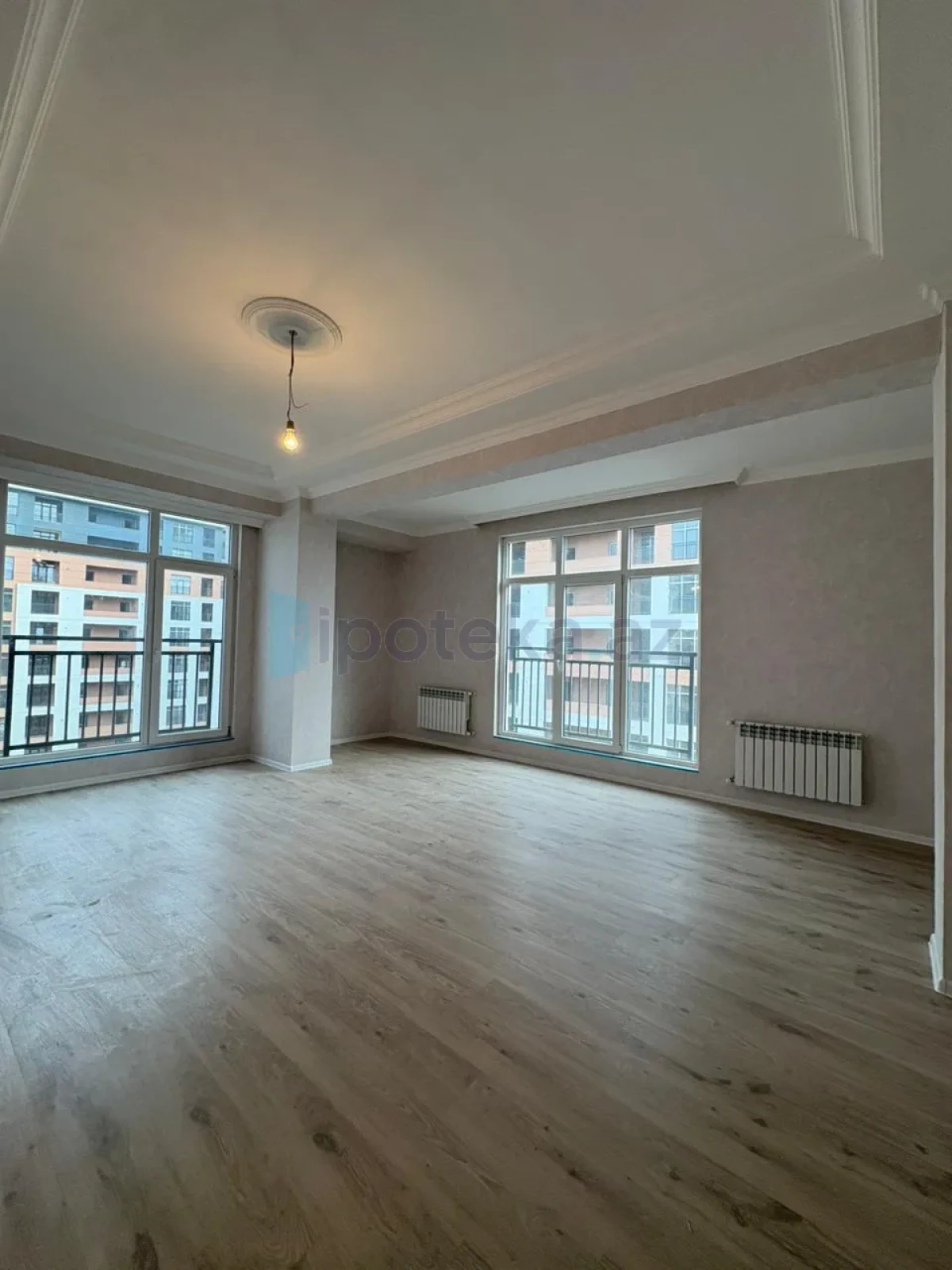 Satılır 3 otaqlı yeni tikili 90 m²