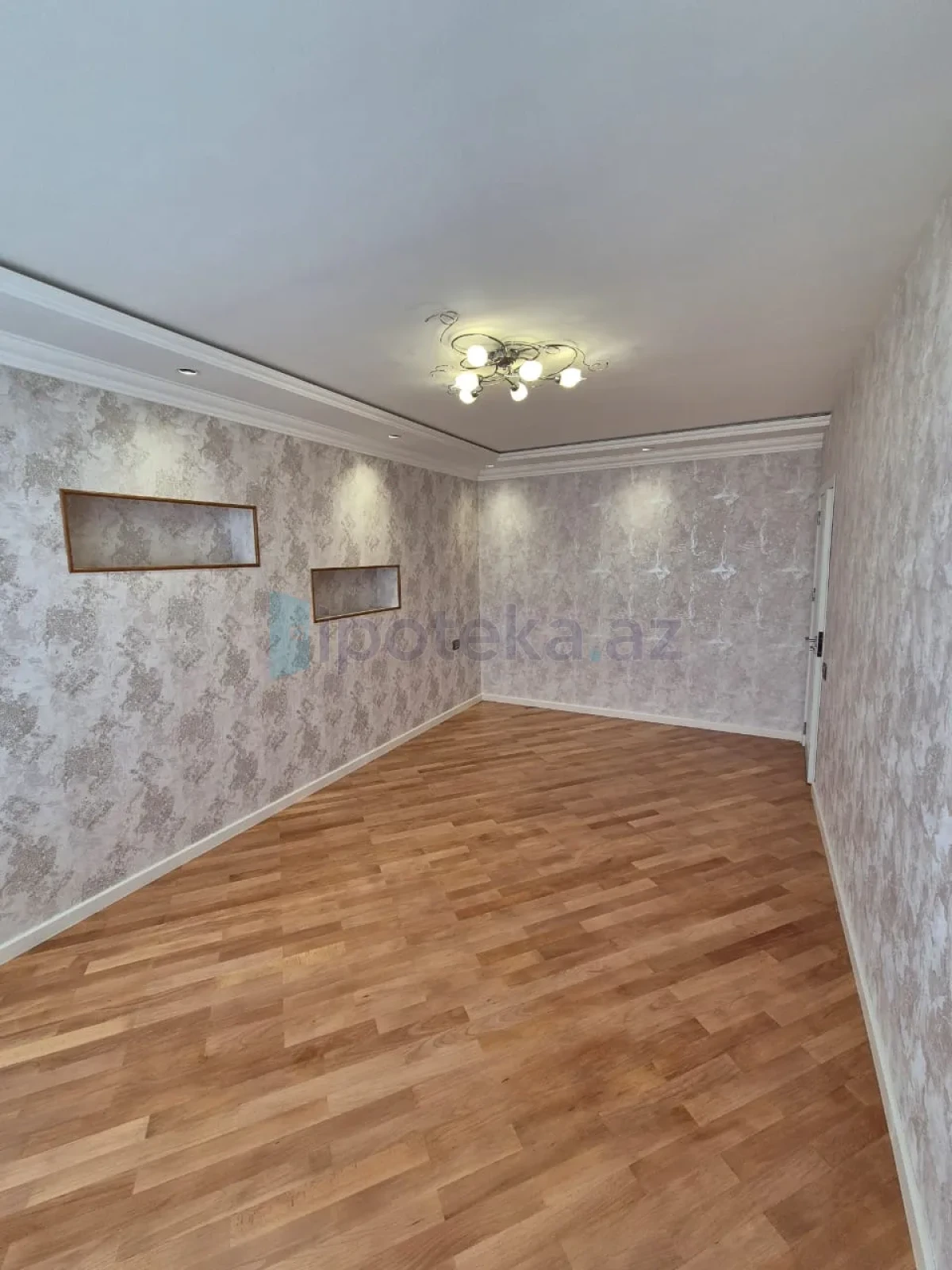 Satılır 3 otaqlı köhnə tikili 100 m²