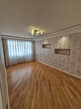 Satılır 3 otaqlı köhnə tikili 100 m²