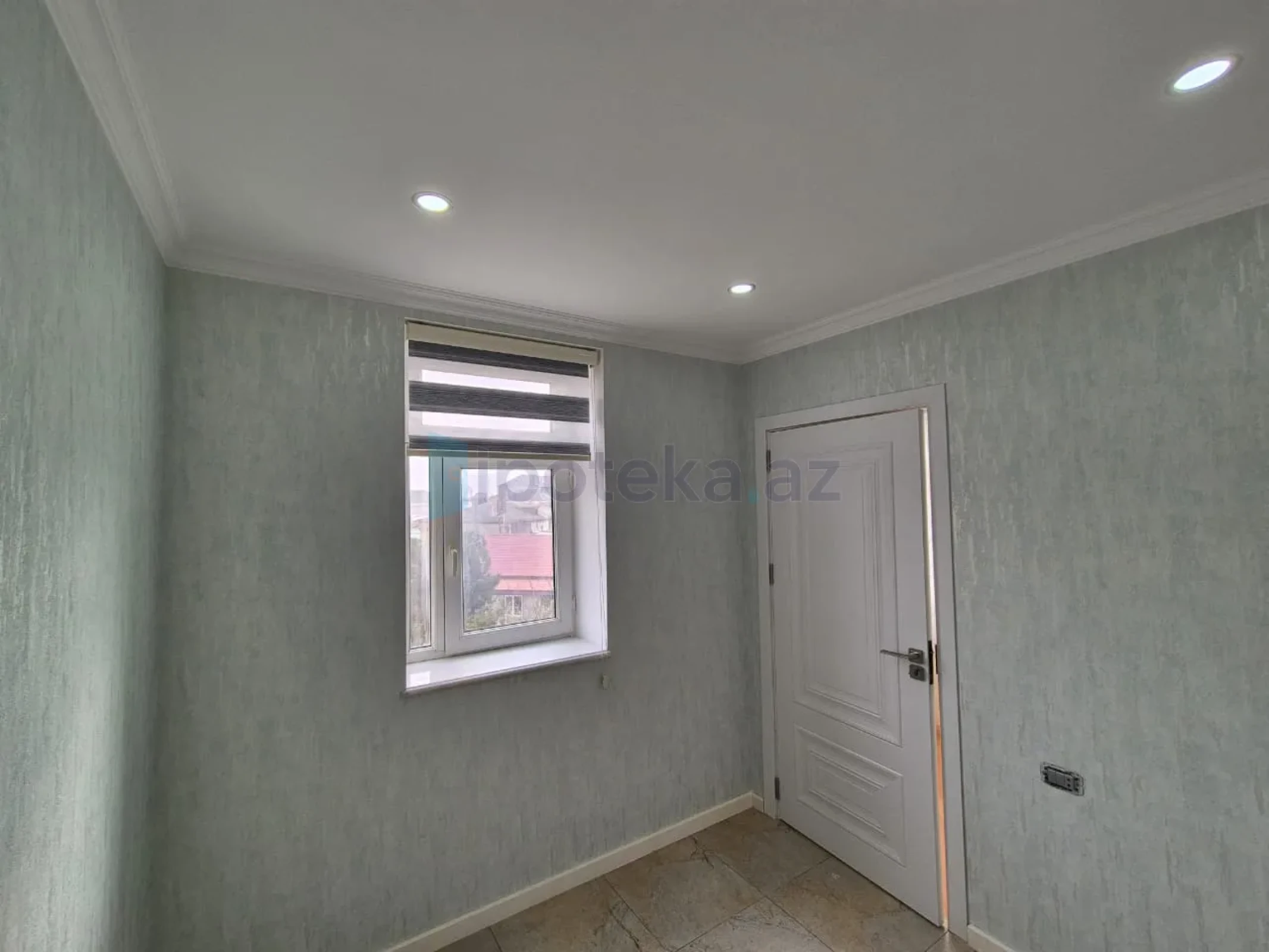 Satılır 3 otaqlı köhnə tikili 100 m²