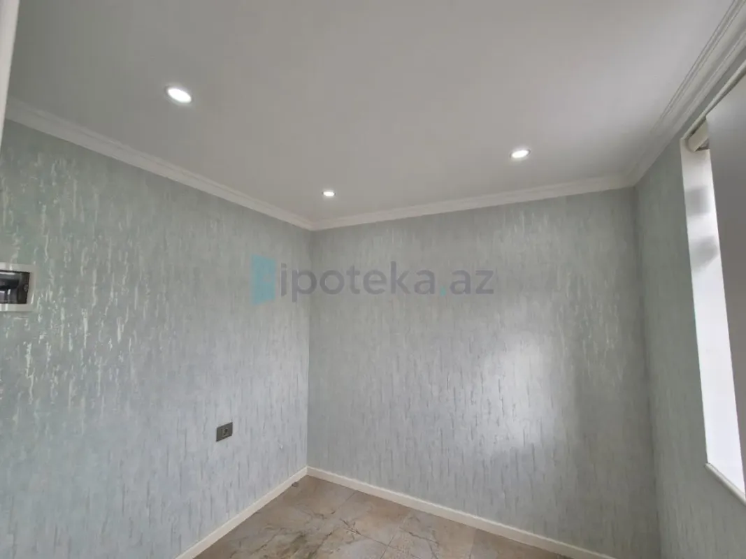 Satılır 3 otaqlı köhnə tikili 100 m²