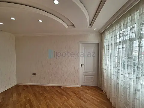 Satılır 3 otaqlı köhnə tikili 100 m²