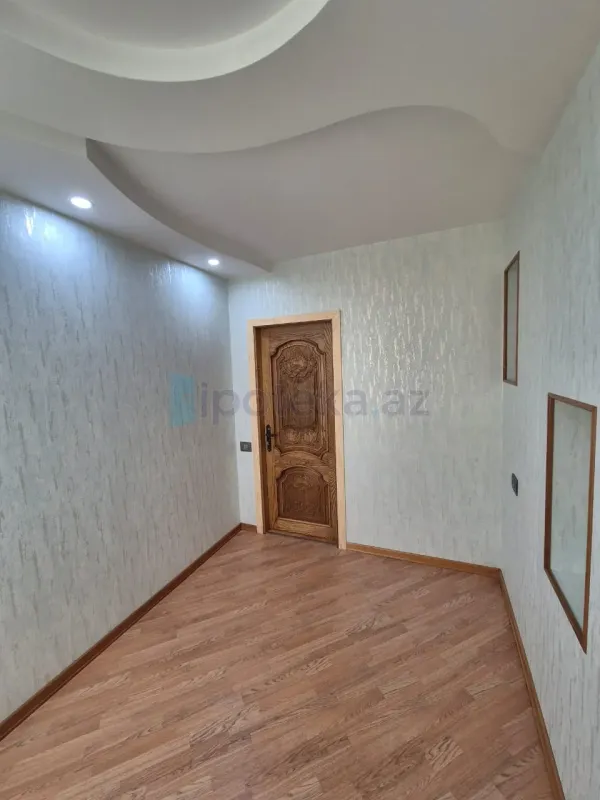 Satılır 3 otaqlı köhnə tikili 100 m²