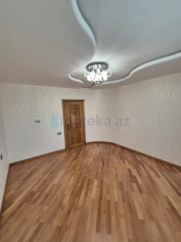 Satılır 3 otaqlı köhnə tikili 100 m²