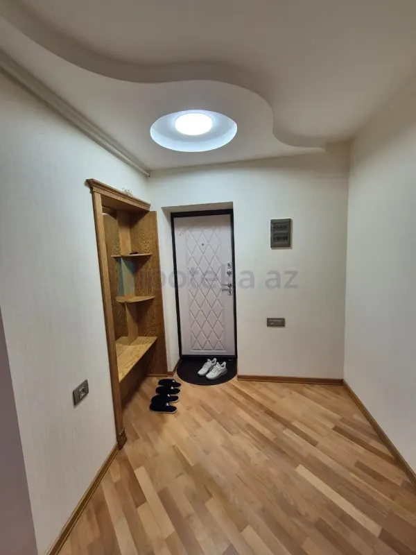 Satılır 3 otaqlı köhnə tikili 100 m²