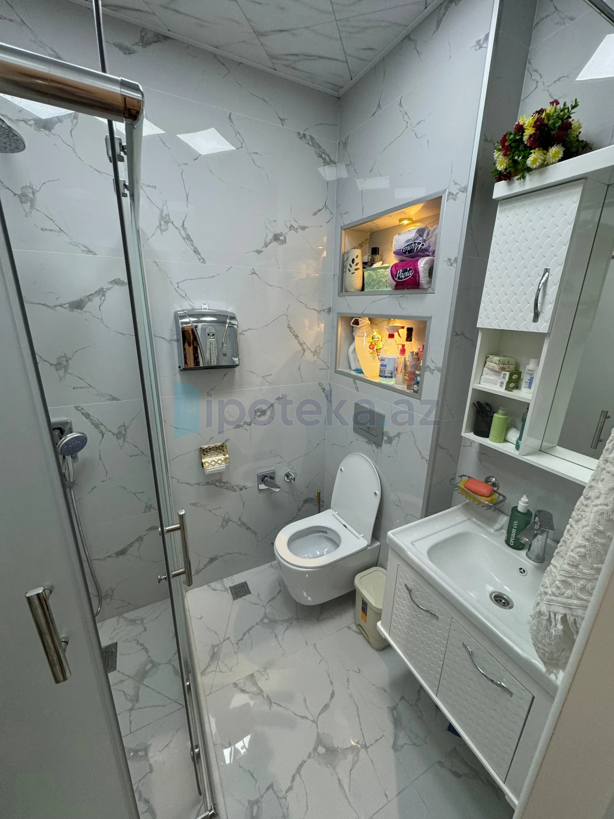 Satılır 3 otaqlı yeni tikili 137 m²