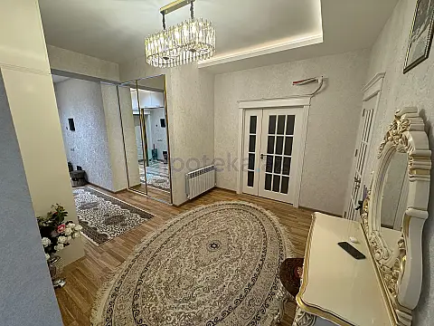 Satılır 3 otaqlı yeni tikili 137 m²
