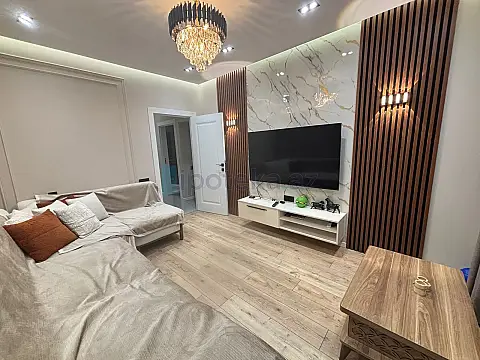 Satılır 5 otaqlı köhnə tikili 130 m²