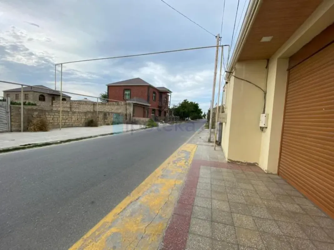 Satılır 8 otaqlı həyət evi 850 m²