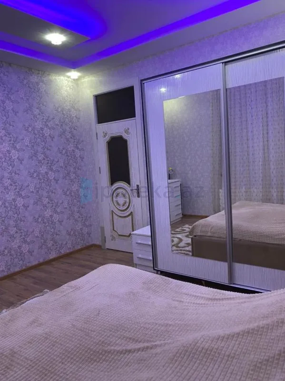 Satılır 8 otaqlı həyət evi 850 m²