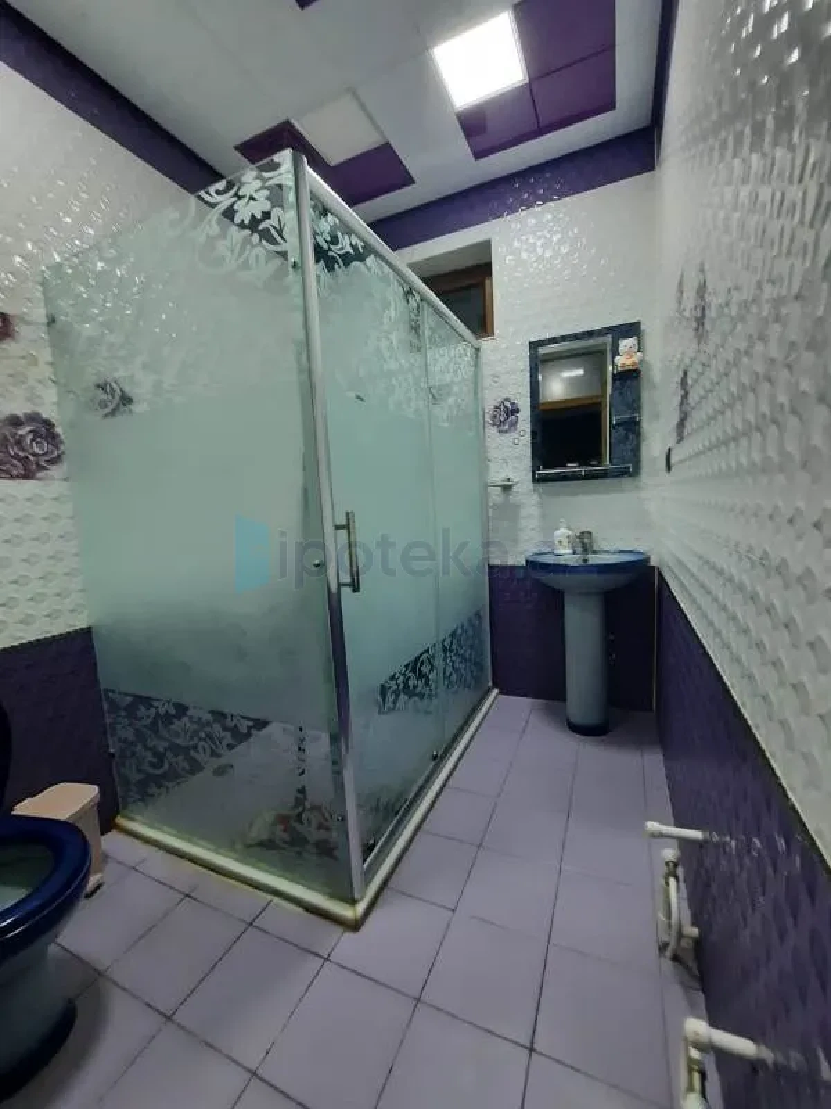 Satılır 8 otaqlı həyət evi 850 m²