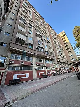 Satılır 3 otaqlı yeni tikili 153 m²