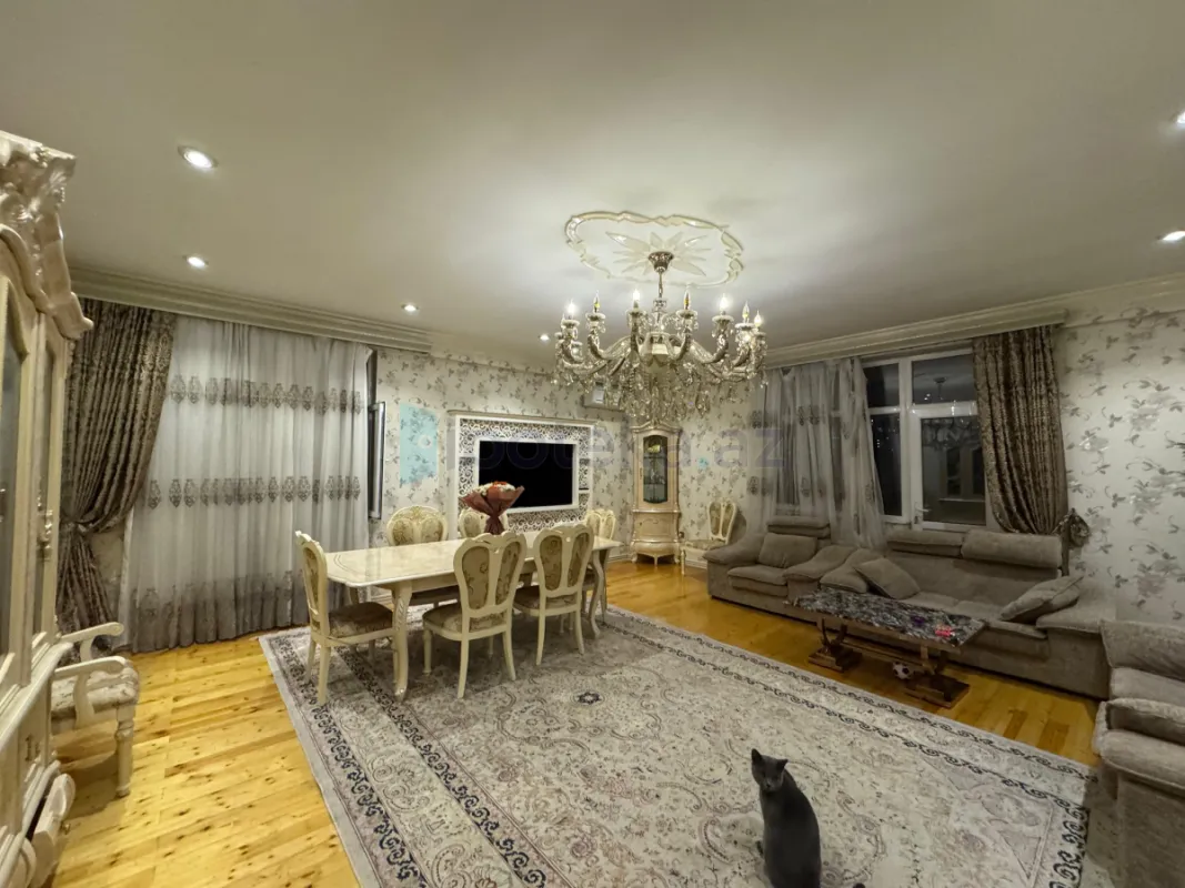 Satılır 3 otaqlı yeni tikili 165 m²