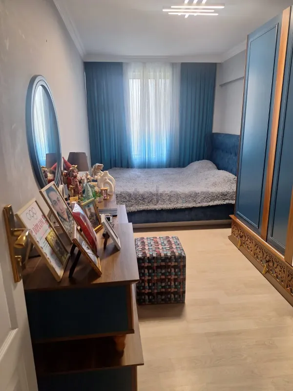 Satılır 3 otaqlı köhnə tikili 120 m²