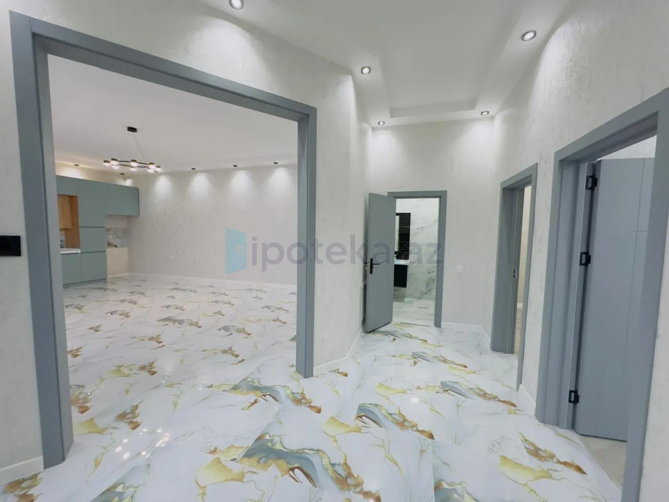 Satılır 3 otaqlı mənzil 142 m²