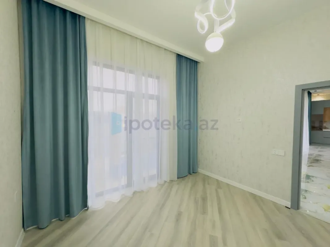 Satılır 3 otaqlı mənzil 142 m²