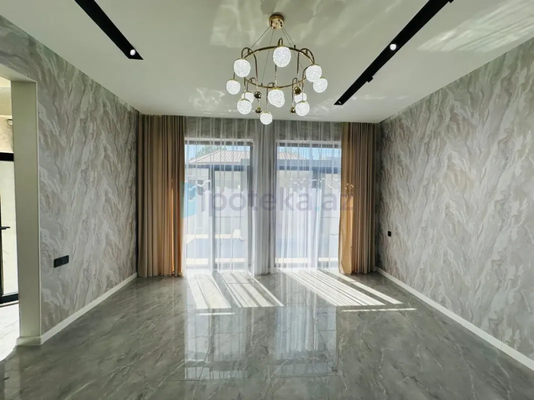 Satılır 4 otaqlı mənzil 130 m²
