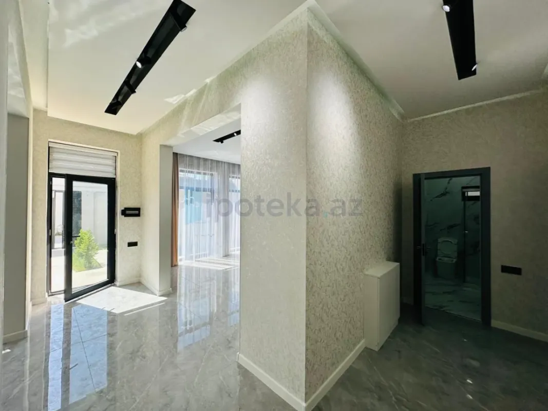 Satılır 4 otaqlı mənzil 130 m²