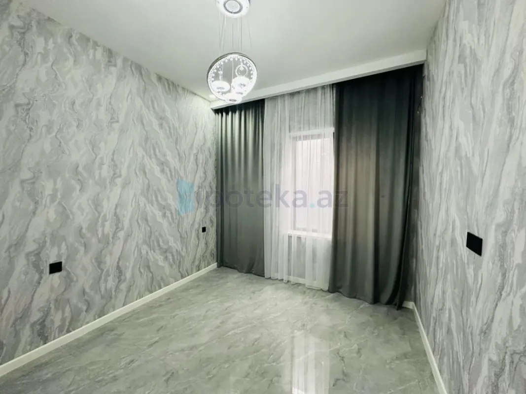Satılır 4 otaqlı mənzil 130 m²