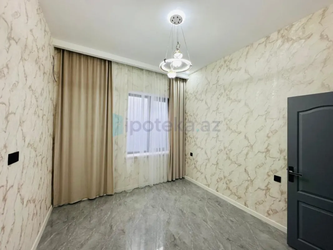 Satılır 4 otaqlı mənzil 130 m²