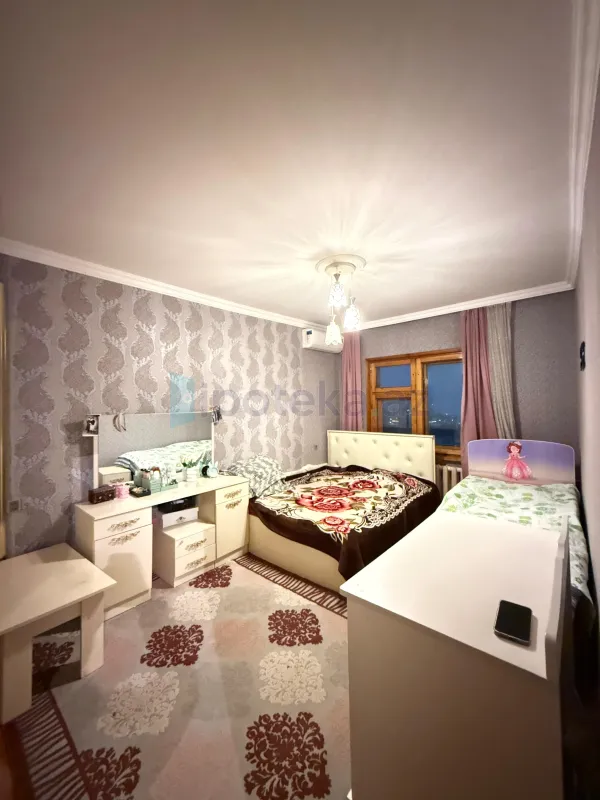 Satılır 4 otaqlı köhnə tikili 120 m²
