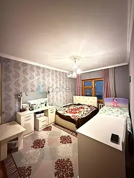 Satılır 4 otaqlı köhnə tikili 120 m²