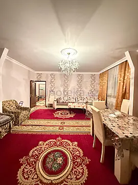 Satılır 4 otaqlı köhnə tikili 120 m²