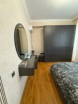 Satılır 3 otaqlı yeni tikili 77 m²