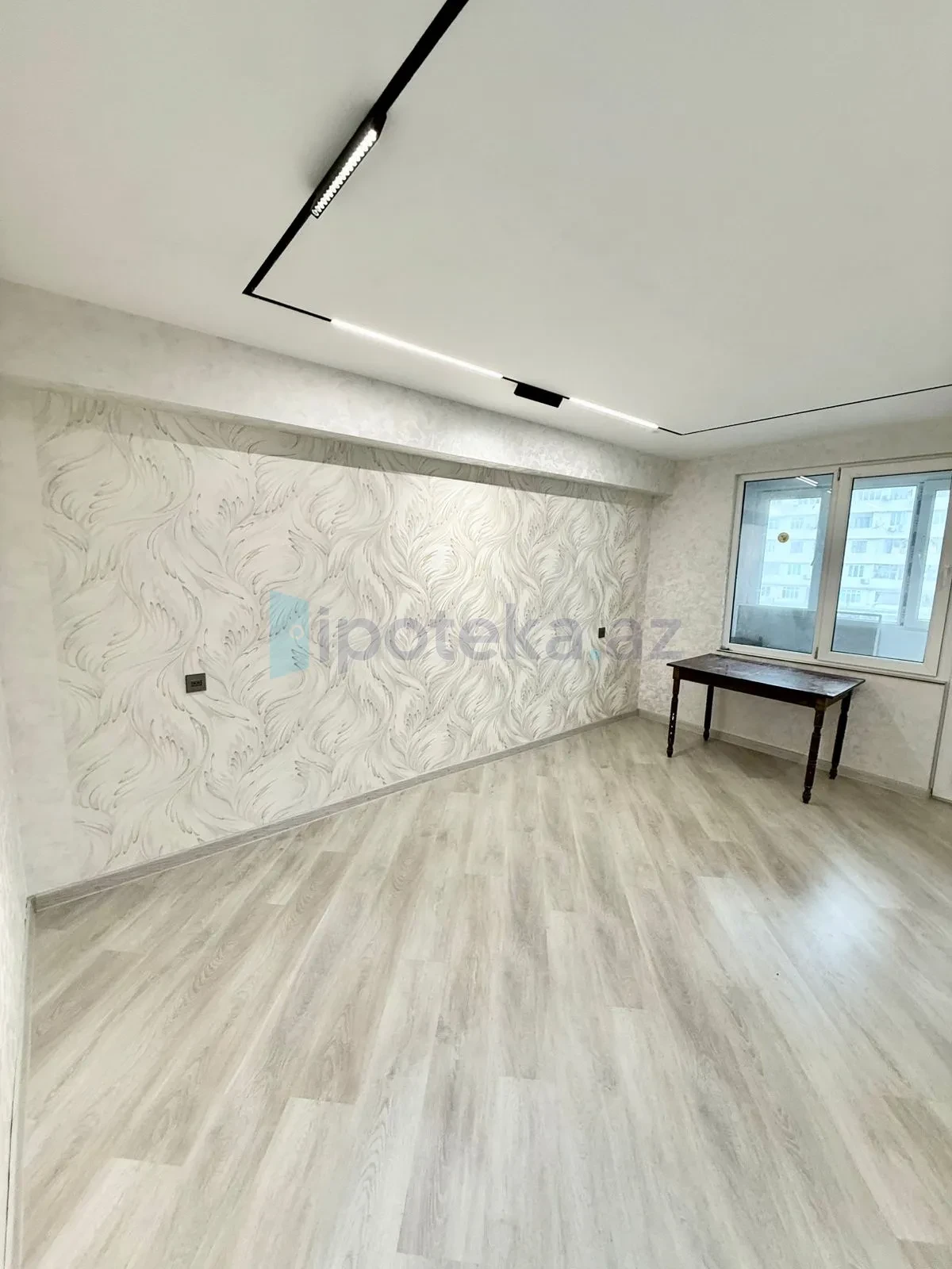 Satılır 2 otaqlı köhnə tikili 40 m²