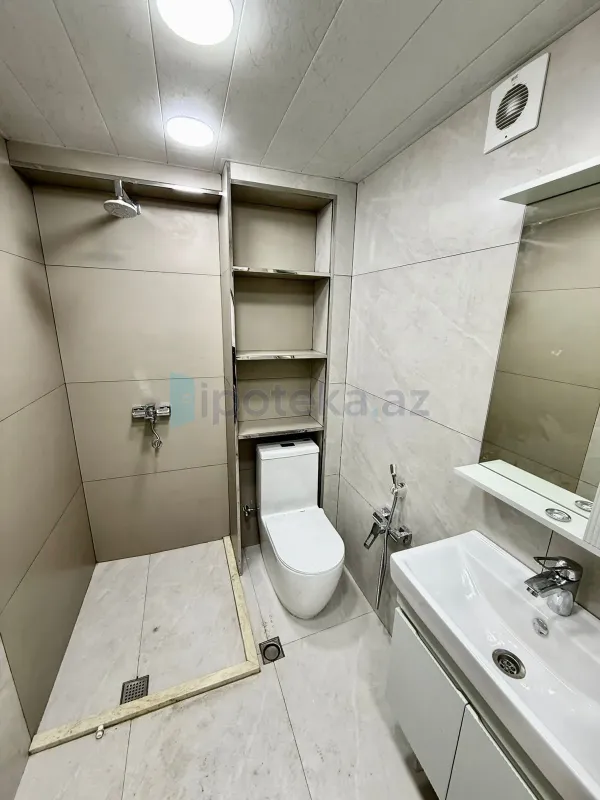 Satılır 2 otaqlı köhnə tikili 40 m²