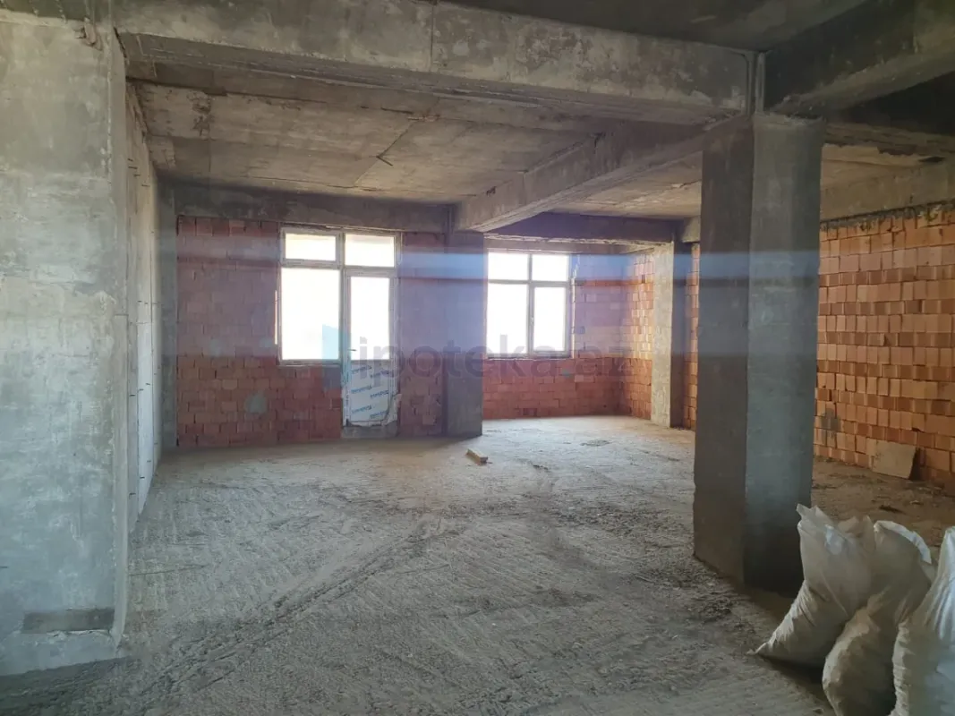 Satılır 4 otaqlı yeni tikili 182 m²