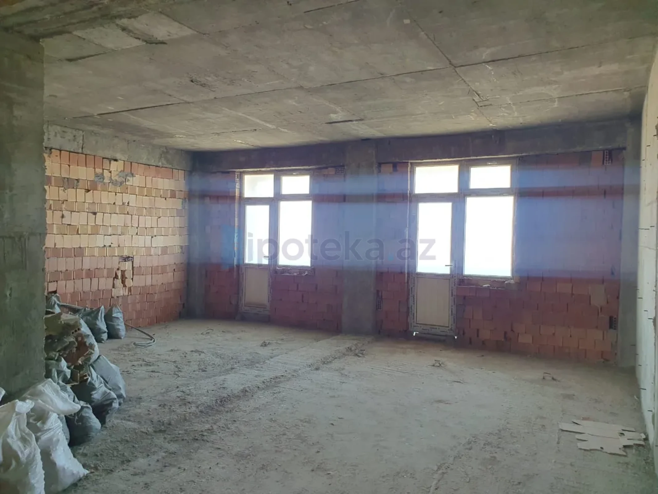 Satılır 4 otaqlı yeni tikili 182 m²