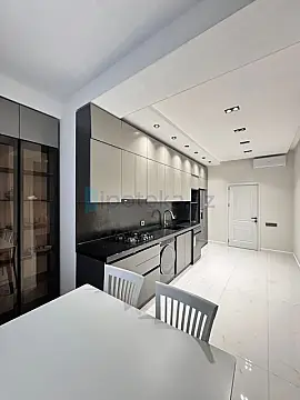 Satılır 4 otaqlı yeni tikili 175 m²