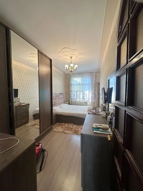 Satılır 2 otaqlı köhnə tikili 60 m²