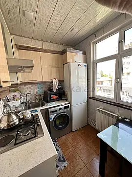 Satılır 2 otaqlı köhnə tikili 60 m²