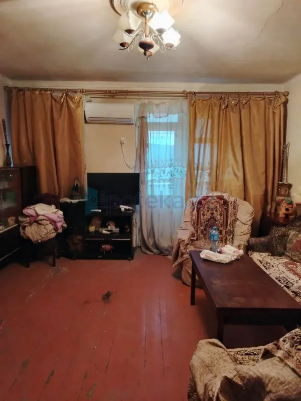 Satılır 1 otaqlı köhnə tikili 35 m²