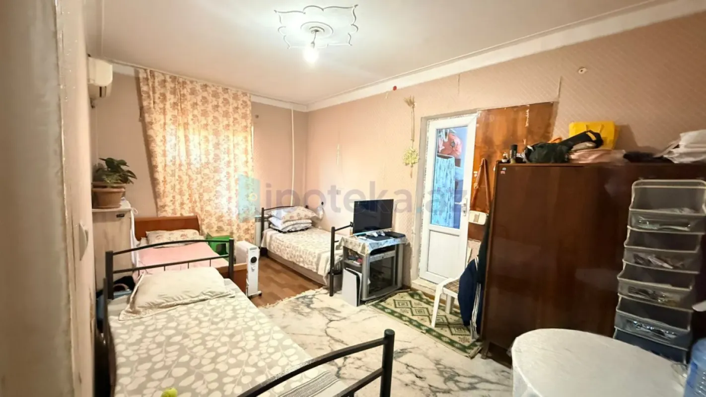 Satılır 1 otaqlı köhnə tikili 50 m²