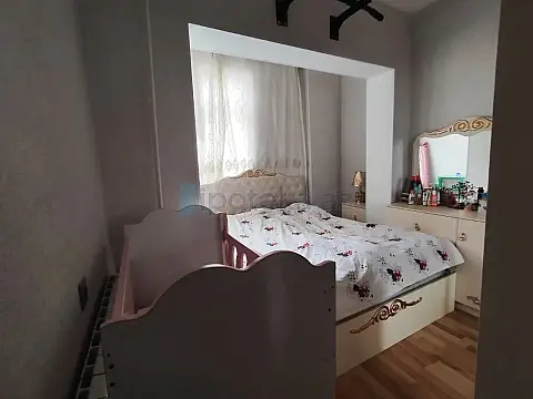 Satılır 2 otaqlı köhnə tikili 45 m²