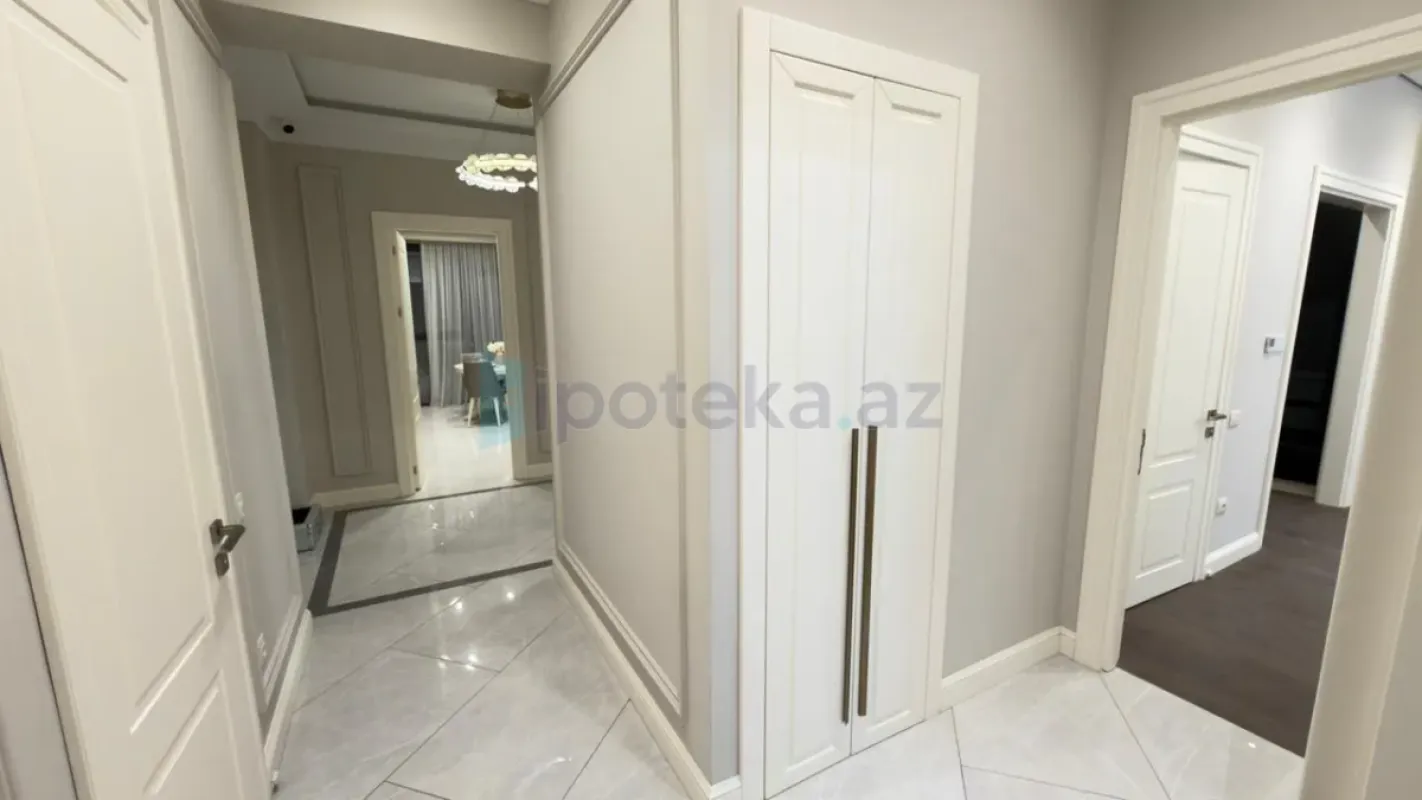 Satılır 4 otaqlı yeni tikili 128 m²