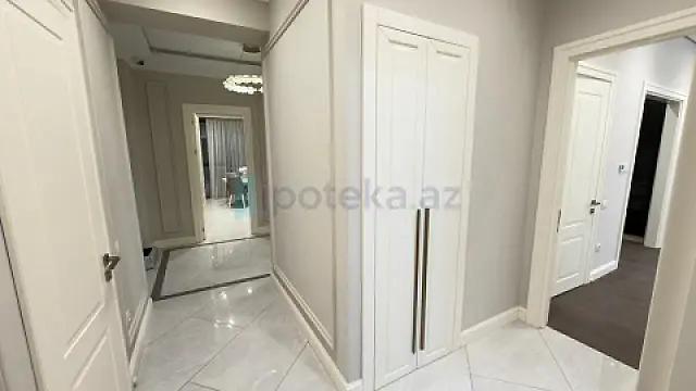 Satılır 4 otaqlı yeni tikili 128 m²