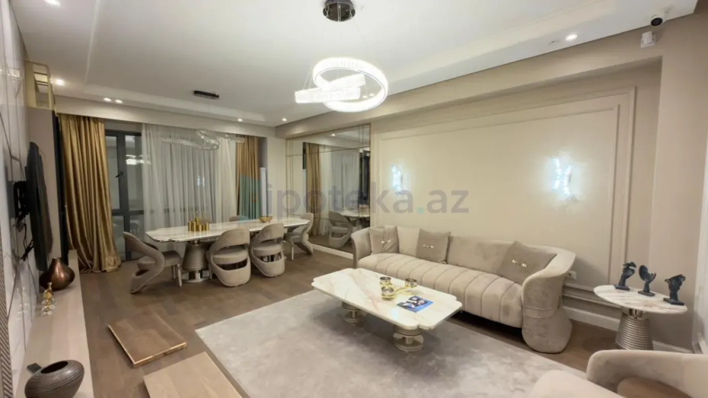 Satılır 4 otaqlı yeni tikili 128 m²