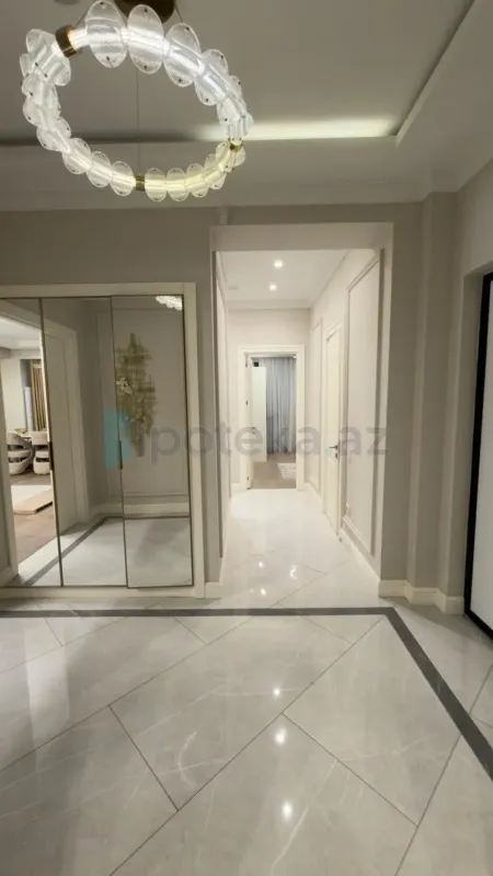 Satılır 4 otaqlı yeni tikili 128 m²